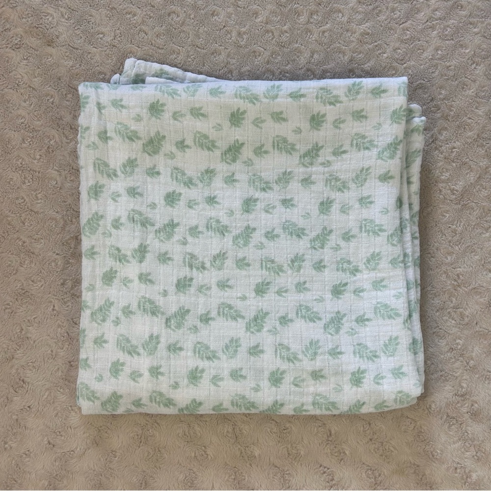 Little Journey Green White Leaf Fern Baby Swaddle Blanket Muslin Cotton Aldi